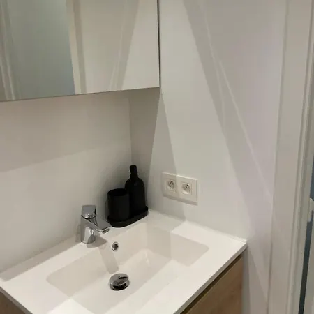 Appartamento Volledig Gerenoveerd Met Zeezicht *