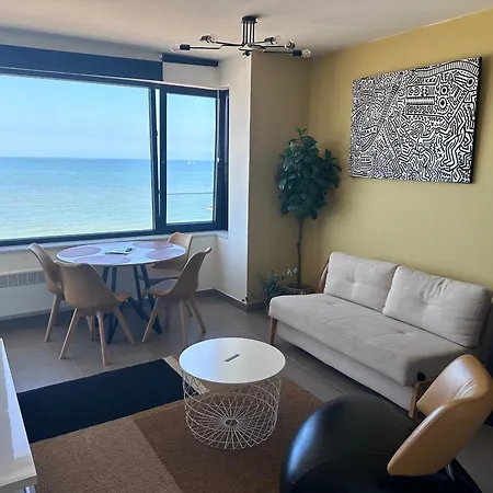 Appartement Volledig Gerenoveerd Met Zeezicht *